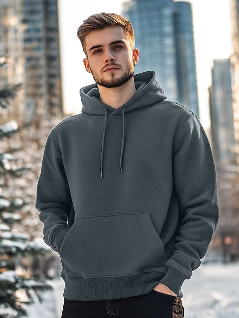 HOODIES & SWEATSHIRTS